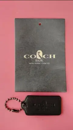 未使用品‼️COACH × BAPE コラボ 本革キーホルダーのサムネイル