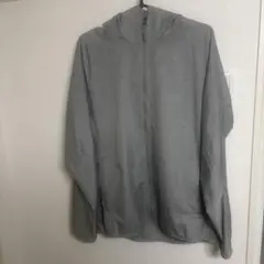 UNIQLO ポケッタブルUVカットパーカ　Lサイズ