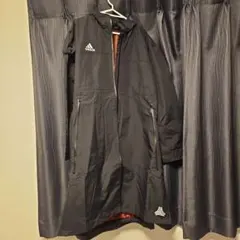 adidas ブラック ベンチコート フード付き