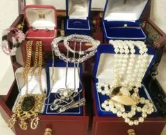 遺品整理 大量アクセサリー 刻印 指輪 喜平 ブローチ等未検品