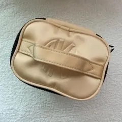 ANNE KLEIN ベージュバニティポーチのサムネイル