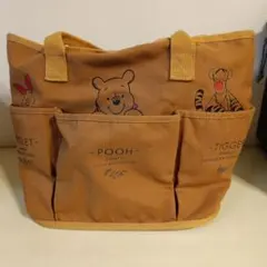 【新品タグ無し】プーさんとティガーのキャンバストートバッグ　中～大サイズ