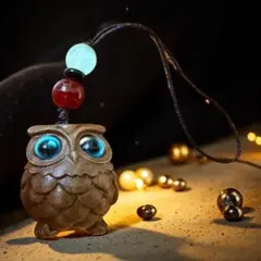 【天然木】フクロウ　バービーサンダルウッド ストラップ キーホルダー 縁起物