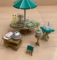 シルバニアファミリー ガーデンパーティー セット　テーブル　家具　食器