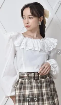 エムズエキサイト　新品パワショルフリルブラウス