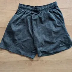 NIKE ショートパンツ グレー Lサイズ(お値下可能)のサムネイル
