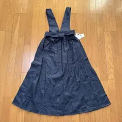 新品未使用　ダークブルー ボタン付きジャンパースカート　アースミュージックアンド