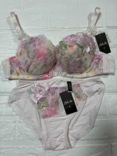 新品、未使用✨Salute. ブラジャーショーツセット D65.Mサイズ Wacoal Salute ブラジャー ショーツ セット D65M - メルカリ