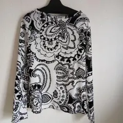 4298シズカコムロ白黒ペイズリー柄長袖トップス