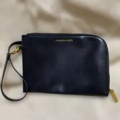 CHARLES & KEITH リストレットポーチ ブラックのサムネイル
