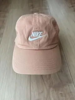 NIKE ナイキ キャップ ベージュ系 オレンジ寄り 56cm ロゴ 刺繍 帽子