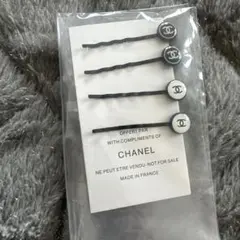 ♡*♡様 CHANEL ヘアピン 4本セット ノベルティのサムネイル
