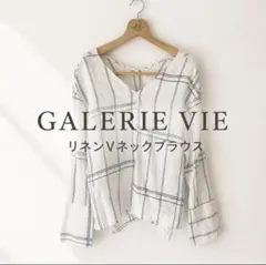 GALERIE VIE リネン Vネックブラウスのサムネイル