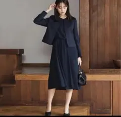 未使用近　　「洗える」　ノーカラージャケット＆フレアワンピース　2点　11号