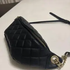 オウレンティ　 ブラックレザー キルティング ボディバッグ