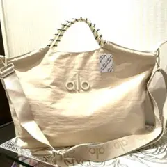 alo ボストンバッグ クリーム色 - メルカリ