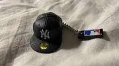 NY・ヤンキース NEW ERA® 59FIFTY®ボールチェーン付きフィギュア