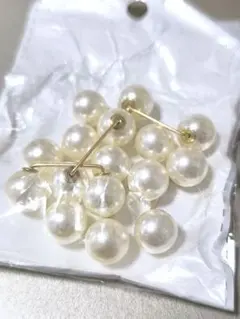 ☆パールブローチ　ホワイト　万能ピン☆