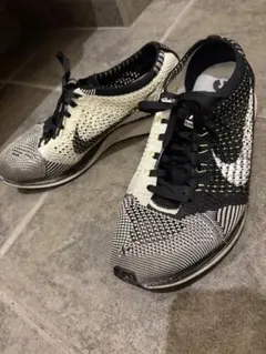 ★希少NIKE Flyknit Racer ブラック/ホワイト