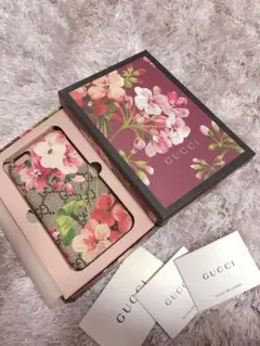 最終値下げ！GUCCI iPhone 6/6sケースのサムネイル
