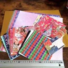 お雛様セット作りました。 30cm角和紙千代紙、大きめの金色紙、 繧繝柄等の和紙