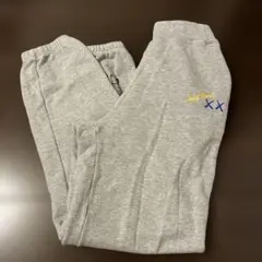 UNIQLO カウズコラボスウェット