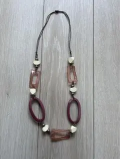 幾何学模様 ネックレス ピンク系