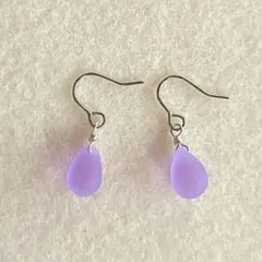 ♥️琥珀糖みたいなパープルのチェコドロップシンプルピアス♪　ハンドメイド