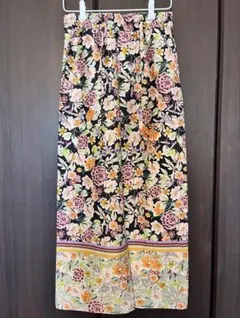 ZARA 花柄ワイドパンツ 黒地 カラフル