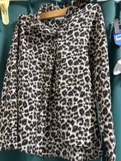 CECIL McBEE レオパード柄 長袖シャツ