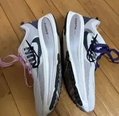 ボメロ18 ナイキシューズ zoomX 26cmのサムネイル