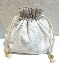 ハンドメイド　巾着袋　巾着ポーチ　花柄　レース　ホワイト