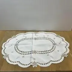 ホワイト花模様刺繍ハンカチ