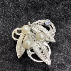 葉のデザイン ブローチ パール付き