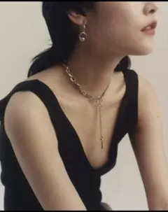 Justine Clenquet ジュスティーヌクランケ Hari Chokerのサムネイル