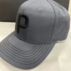 グレー P刺繍入りキャップ