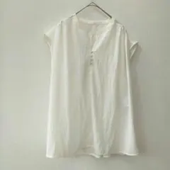 THE SHOP TK スキッパーブラウス M オフホワイト くるみボタン 半袖のサムネイル