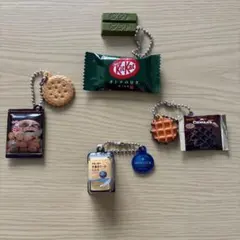 お菓子　ガチャガチャ