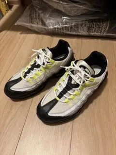 NIKEナイキ バイユー エアマックス95イエローグラデ風ネオンイエロー27.5