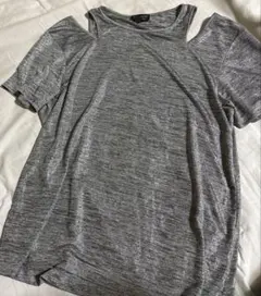 TOPSHOP 光沢グレー スリットショルダー デザインTシャツのサムネイル