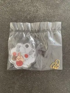ちいかわ　うさぎ シャカシャカチャーム　アクリルキーホルダー
