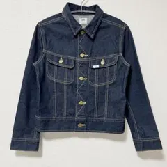 Item thumbnail for item c8131ab2-3f0a-4a93-83cf-28a7f59504a0