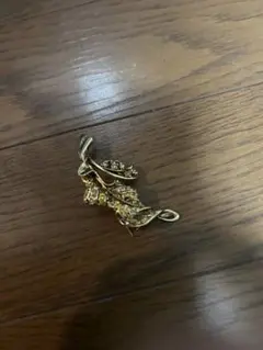 早い者勝ち　ブローチのサムネイル