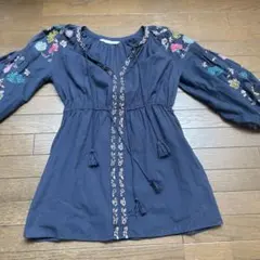 ZARA ネイビー花柄刺繍バルーンスリーブチュニック