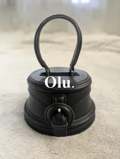 ❴ Olu. ❵ Round Retro Boxbag