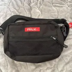 MILKFED. ブラックショルダーバッグ