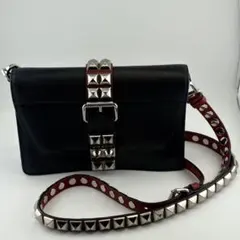 極美品PRADAスタッズショルダーバッグレザー×シルバーブラック×レッド 大人気