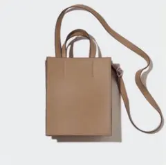 レザータッチスクエアショルダーバッグ UNIQLO ベージュ