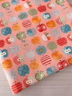 （現品限り）生地　りんご柄　シーチング　綿100%　2mカット