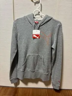 PUMAプーマ　パーカー　新品タグ付き